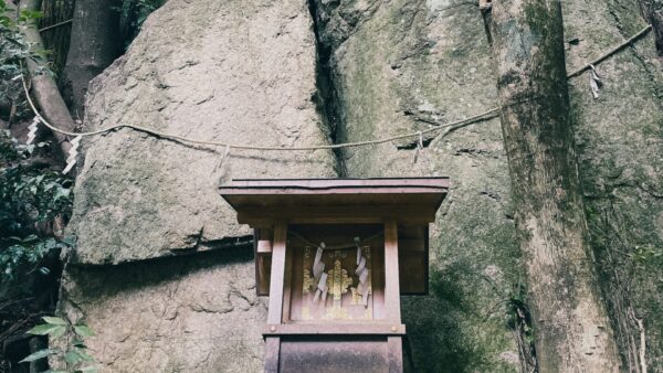 天照大御神が隠れたパワースポット岩戸神社